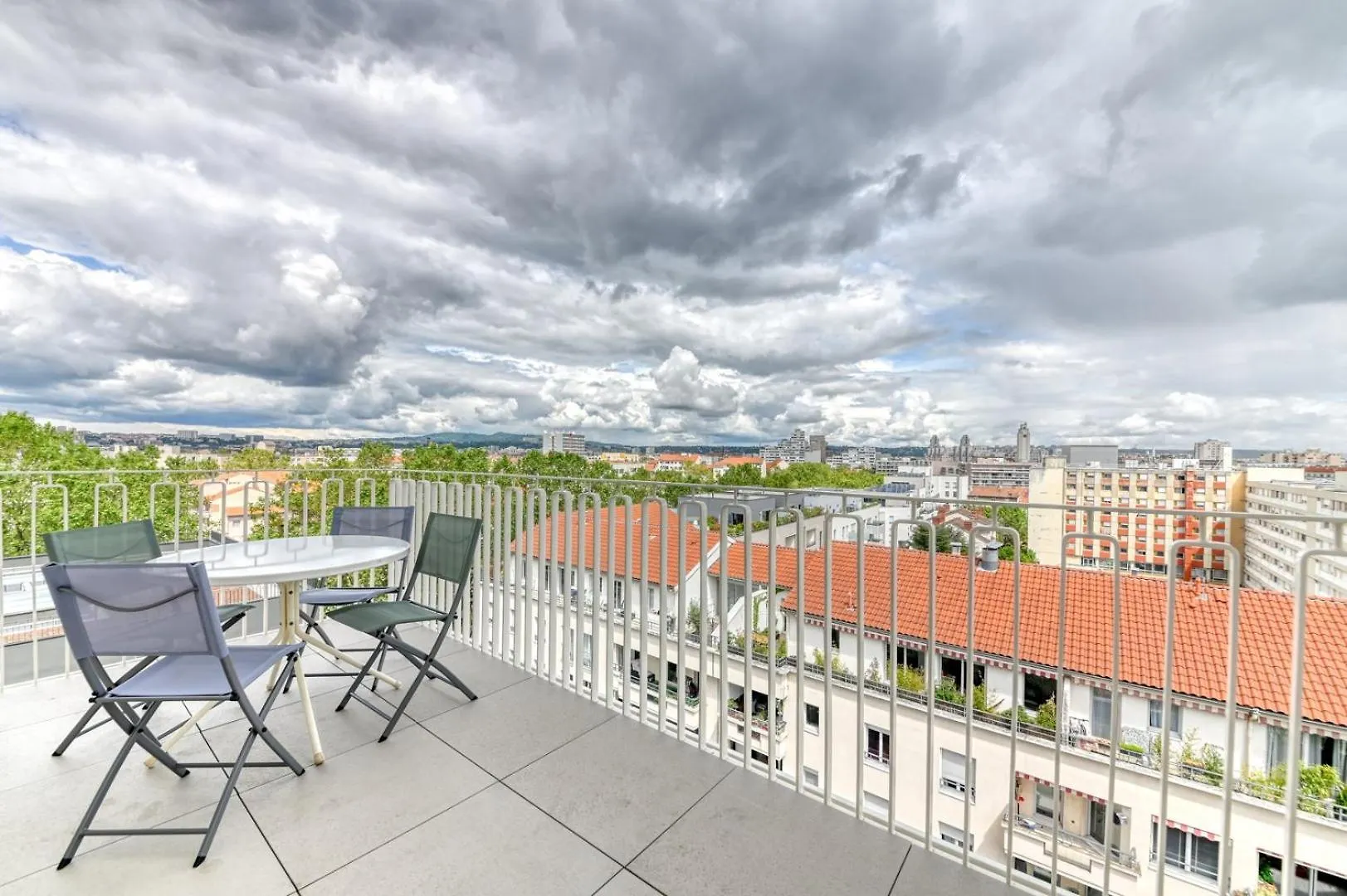 Guestready - Macaron Delight In Villeurbanne contacts